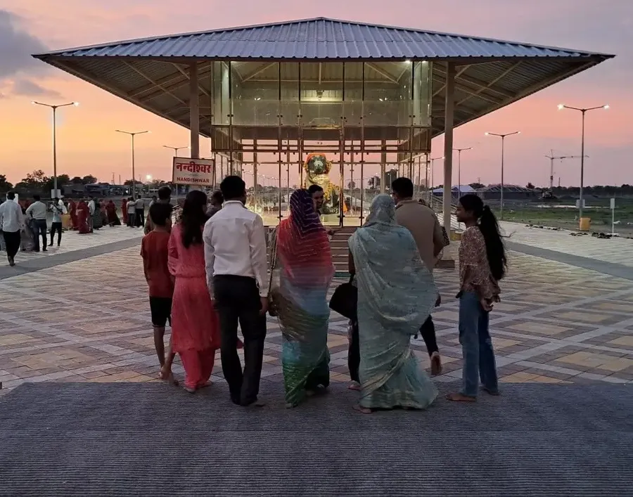 a-blessed-evening-with-vishwaguru-ji-at-om-ashram bodyImage